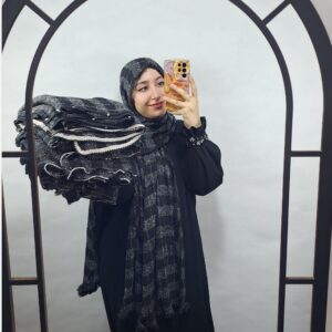 شال مشکی وارداتی حاشیه طرح دار
