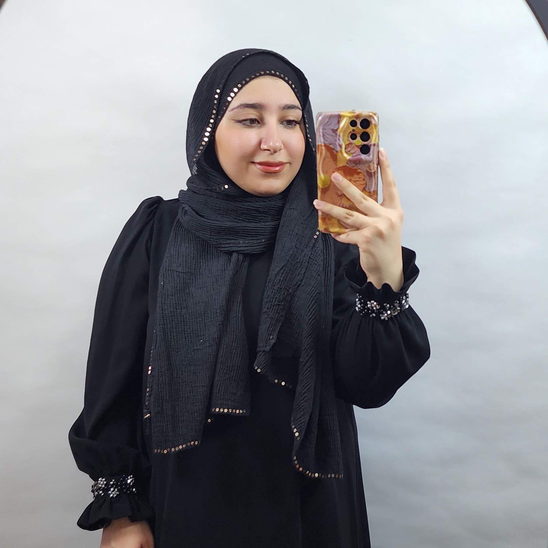 شال مشکی پلیسه وارداتی دور پولک